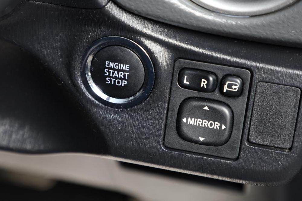 Toyota Vitz III (XP130) Новосибирск  - изображение 12