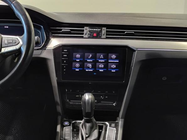 Volkswagen Passat B8 Рестайлинг с пробегом 2020 года, цена 3 530 000 рублей, 75031 км, седан, Автокод Объявления
