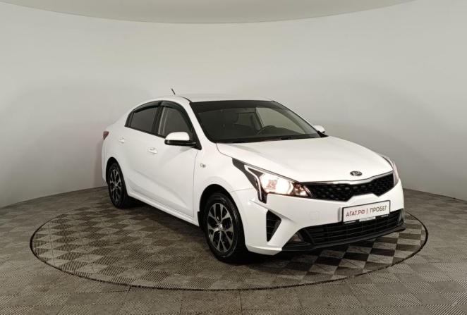 Kia Rio IV Рестайлинг с пробегом 2021 года, цена 1 715 000 рублей, 49687 км, седан, Автокод Объявления