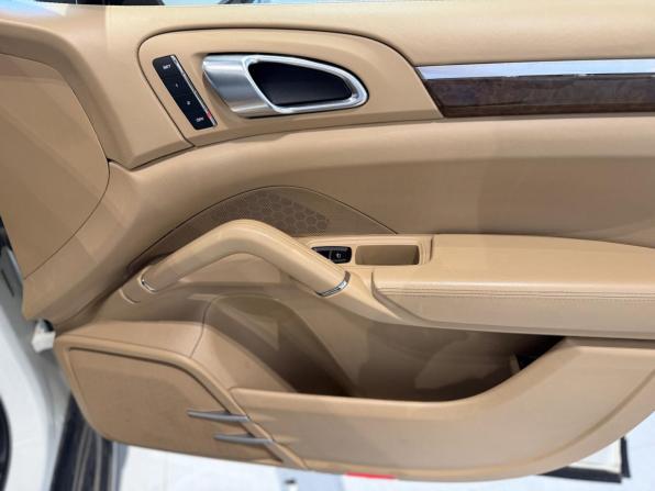 Porsche Cayenne II (958) с пробегом 2011 года, цена 2 360 000 рублей, 189000 км, внедорожник, Автокод Объявления