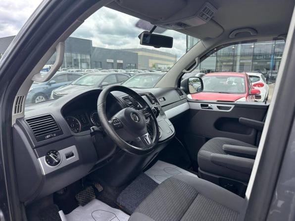 Volkswagen Multivan T5 Рестайлинг с пробегом 2013 года, цена 2 343 000 рублей, 245822 км, минивэн, Автокод Объявления