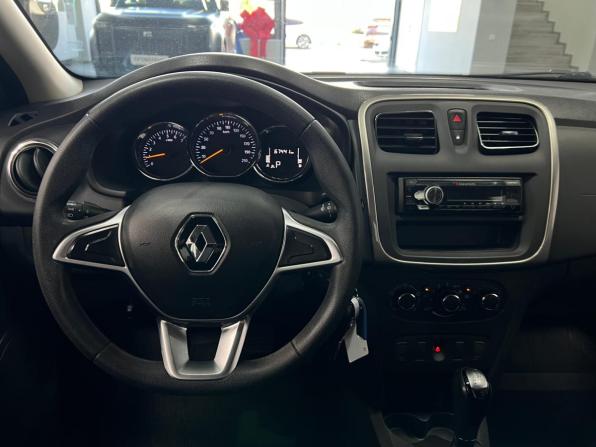 Renault Logan II Рестайлинг с пробегом 2021 года, цена 940 000 рублей, 67450 км, седан, Автокод Объявления