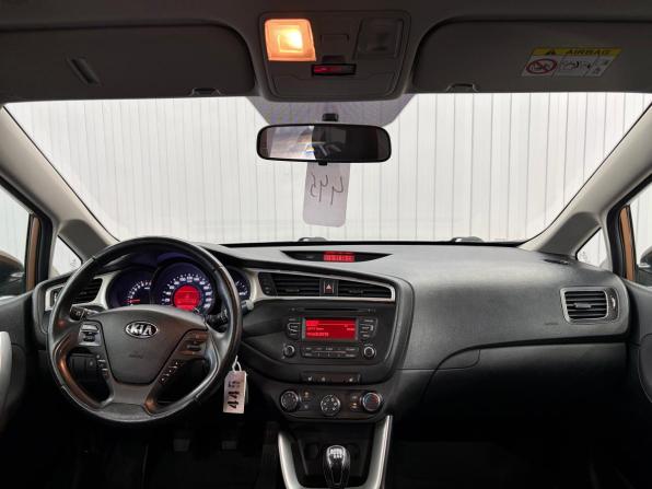 Kia Ceed II Рестайлинг с пробегом 2017 года, цена 1 197 000 рублей, 152839 км, хэтчбек, Автокод Объявления
