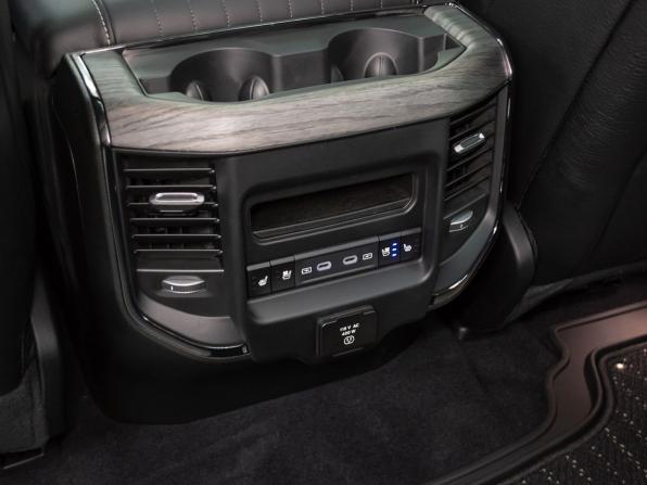 Ram 1500 V Рестайлинг с пробегом 2026 года, цена 12 299 000 рублей, 40 км, offers.body_type.unknown, Автокод Объявления