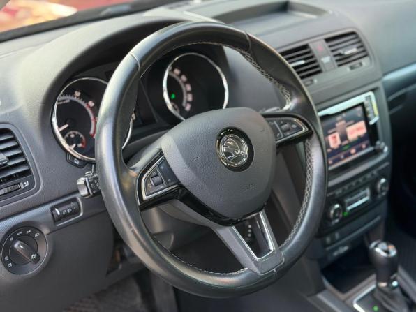 Skoda Yeti I Рестайлинг с пробегом 2017 года, цена 1 459 000 рублей, 80000 км, внедорожник, Автокод Объявления