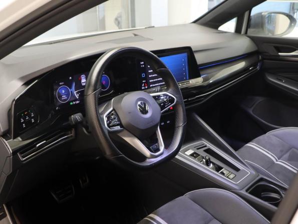 Volkswagen Golf VIII с пробегом 2022 года, цена 2 670 000 рублей, 59000 км, хэтчбек, Автокод Объявления