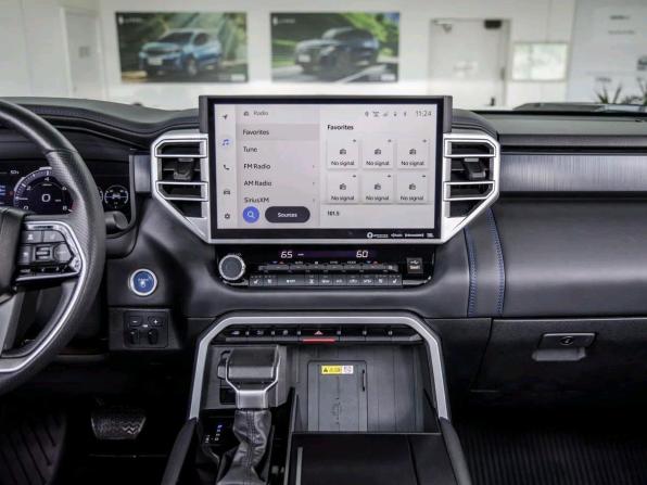 Toyota Tundra III с пробегом 2023 года, цена 8 498 000 рублей, 42000 км, offers.body_type.unknown, Автокод Объявления