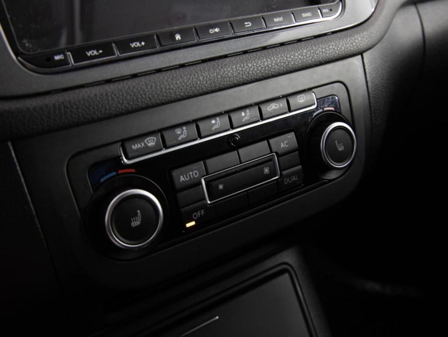 Volkswagen Tiguan I Рестайлинг Санкт-Петербург  - изображение 14