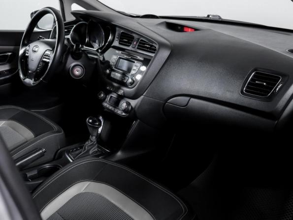 Kia Ceed II Рестайлинг с пробегом 2015 года, цена 1 500 000 рублей, 43825 км, универсал, Автокод Объявления