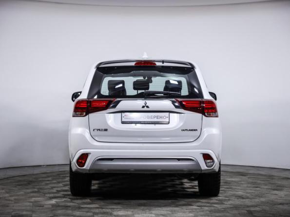 Mitsubishi Outlander III Рестайлинг 3 с пробегом 2022 года, цена 2 649 000 рублей, 4547 км, внедорожник, Автокод Объявления