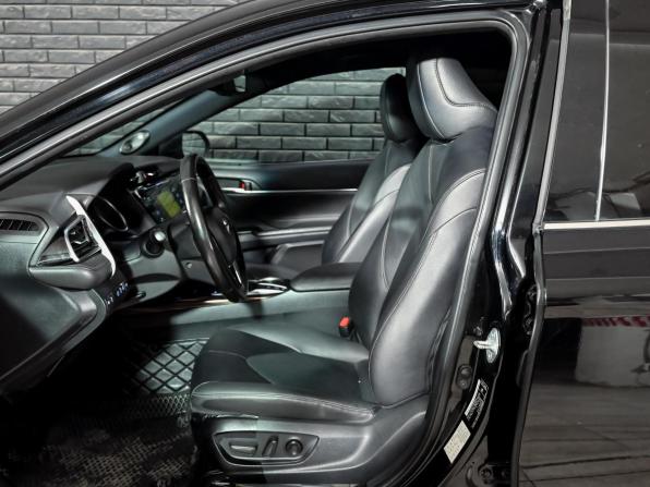 Toyota Camry VIII (XV70) Рестайлинг с пробегом 2021 года, цена 3 400 000 рублей, 143808 км, седан, Автокод Объявления