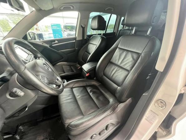 Volkswagen Tiguan I Рестайлинг с пробегом 2012 года, цена 1 095 000 рублей, 302492 км, внедорожник, Автокод Объявления