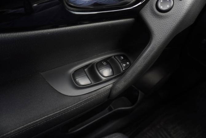 Nissan Qashqai II с пробегом 2018 года, цена 1 599 000 рублей, 170729 км, внедорожник, Автокод Объявления