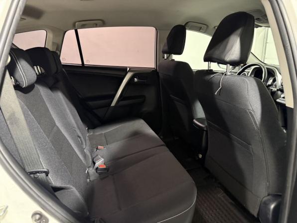 Toyota RAV4 IV (XA40) Рестайлинг с пробегом 2017 года, цена 1 769 800 рублей, 245000 км, внедорожник, Автокод Объявления