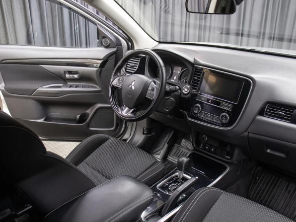 Mitsubishi Outlander III Рестайлинг 3 с пробегом 2019 года, цена 2 498 000 рублей, 75392 км, внедорожник, Автокод Объявления