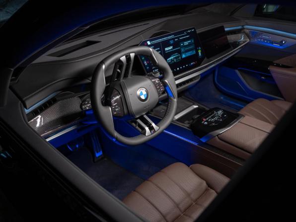 Новый BMW 7 серии VII (G70) Рестайлинг 2026 года, цена 25 490 000 рублей, седан, Автокод Объявления