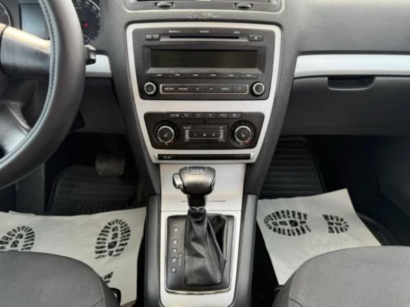 Skoda Octavia II (A5) Рестайлинг с пробегом 2011 года, цена 850 000 рублей, 165851 км, лифтбек, Автокод Объявления