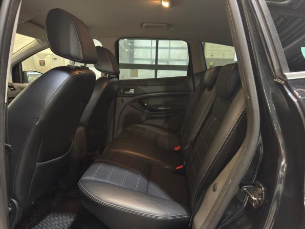 Ford Kuga I с пробегом 2012 года, цена 799 000 рублей, 215000 км, внедорожник, Автокод Объявления