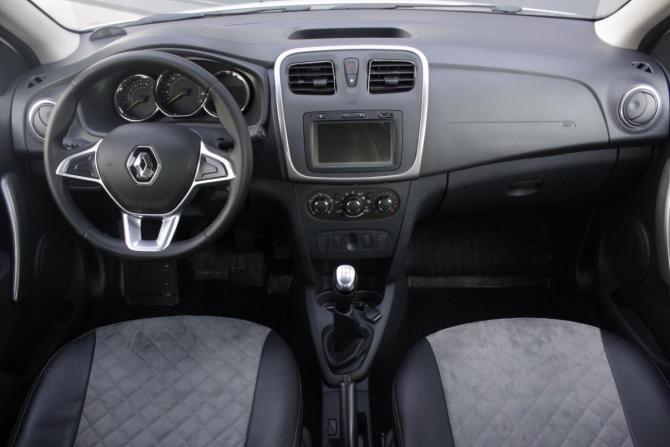 Renault Sandero II Рестайлинг с пробегом 2022 года, цена 1 410 000 рублей, 47047 км, хэтчбек, Автокод Объявления