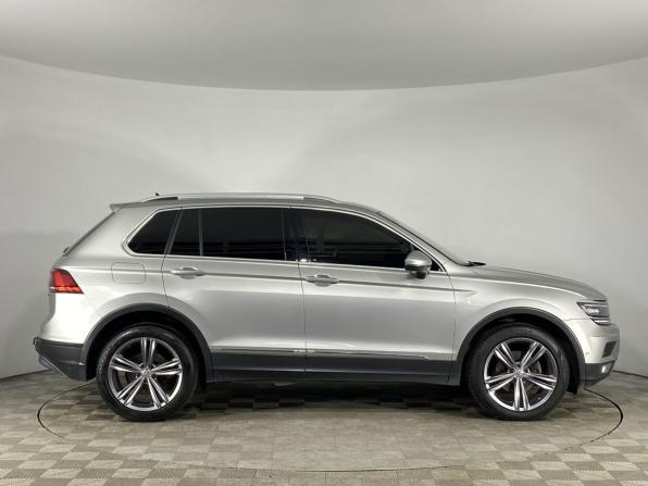 Volkswagen Tiguan II с пробегом 2018 года, цена 2 399 000 рублей, 150537 км, внедорожник, Автокод Объявления
