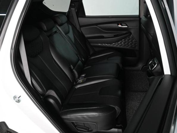 Hyundai Santa Fe IV с пробегом 2018 года, цена 3 419 000 рублей, 54360 км, внедорожник, Автокод Объявления