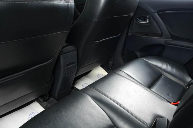 Toyota Avensis III Рестайлинг с пробегом 2011 года, цена 999 000 рублей, 325100 км, седан, Автокод Объявления