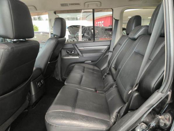 Mitsubishi Pajero IV Рестайлинг 1 с пробегом 2013 года, цена 1 950 000 рублей, 289636 км, внедорожник, Автокод Объявления