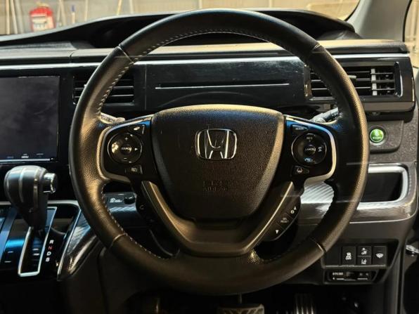 Honda Stepwgn V Рестайлинг с пробегом 2020 года, цена 2 667 000 рублей, 83786 км, минивэн, Автокод Объявления