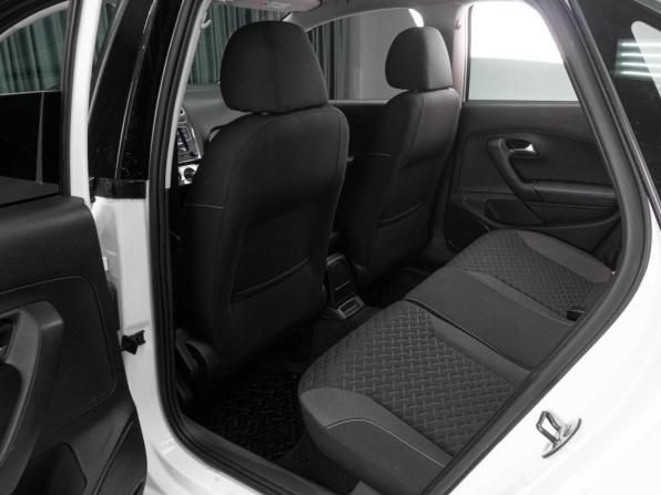 Volkswagen Polo V Рестайлинг с пробегом 2018 года, цена 1 364 000 рублей, 119310 км, седан, Автокод Объявления