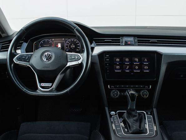 Volkswagen Passat B8 Рестайлинг с пробегом 2020 года, цена 2 970 000 рублей, 134774 км, универсал, Автокод Объявления