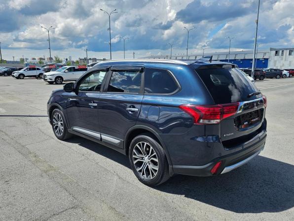 Mitsubishi Outlander III Рестайлинг 2 с пробегом 2018 года, цена 1 844 995 рублей, 273930 км, внедорожник, Автокод Объявления