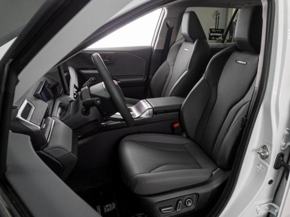 Toyota RAV4 VI (XA60) с пробегом 2026 года, цена 4 305 000 рублей, 40 км, внедорожник, Автокод Объявления