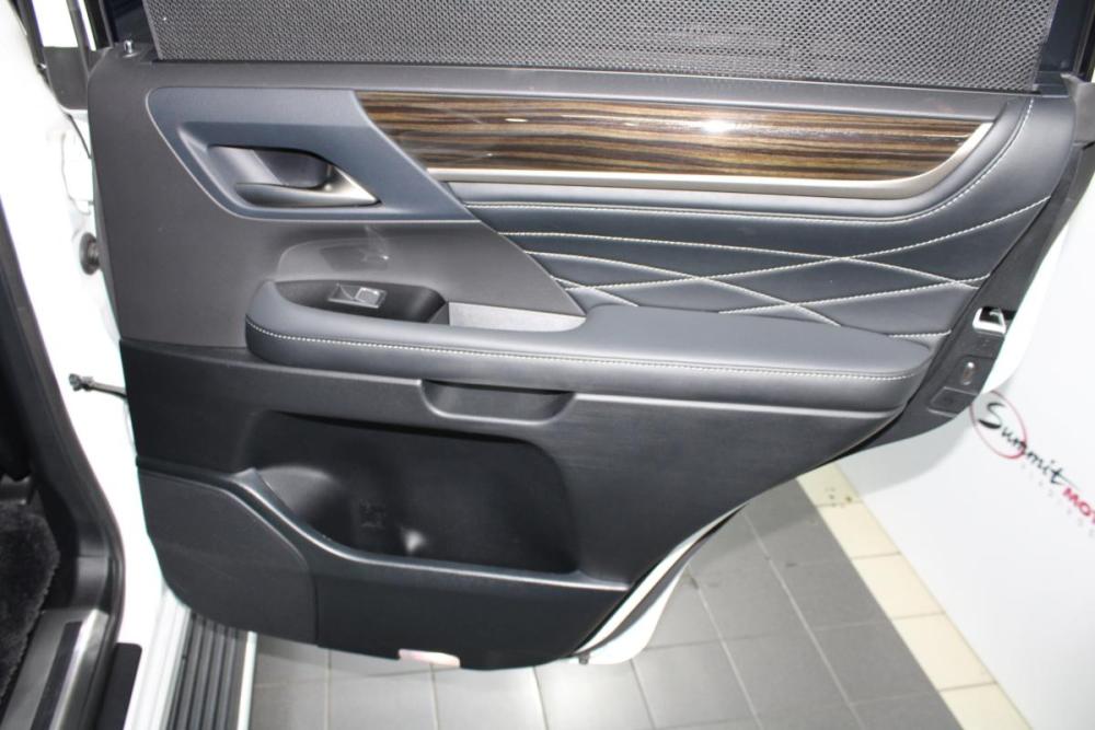 Lexus LX III Рестайлинг 2 Владивосток  - изображение 16