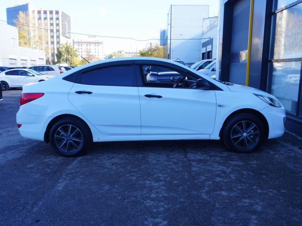 Hyundai Solaris I с пробегом 2013 года, цена 670 000 рублей, 170835 км, седан, Автокод Объявления