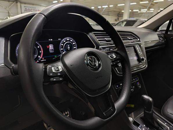 Volkswagen Tiguan II с пробегом 2017 года, цена 2 655 000 рублей, 180251 км, внедорожник, Автокод Объявления