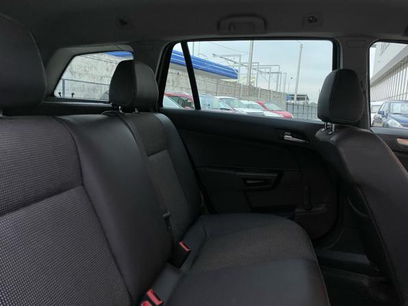 Opel Astra H Рестайлинг с пробегом 2012 года, цена 570 000 рублей, 310000 км, универсал, Автокод Объявления