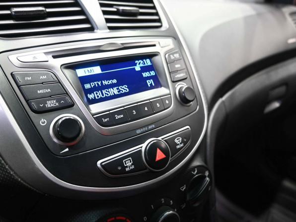 Hyundai Solaris I Рестайлинг с пробегом 2016 года, цена 1 039 900 рублей, 158000 км, седан, Автокод Объявления