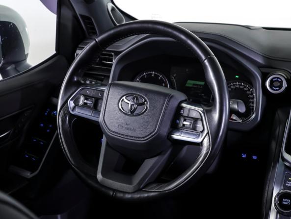 Toyota Land Cruiser 300 Series с пробегом 2023 года, цена 9 900 000 рублей, 77039 км, внедорожник, Автокод Объявления