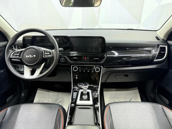 Kia Seltos I Рестайлинг с пробегом 2024 года, цена 2 380 000 рублей, 27105 км, внедорожник, Автокод Объявления