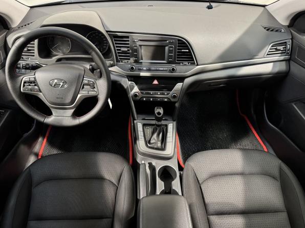 Hyundai Elantra VI (AD) с пробегом 2017 года, цена 1 299 800 рублей, 175000 км, седан, Автокод Объявления