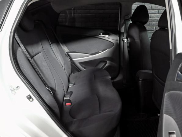 Hyundai Solaris I с пробегом 2014 года, цена 1 040 000 рублей, 196772 км, седан, Автокод Объявления