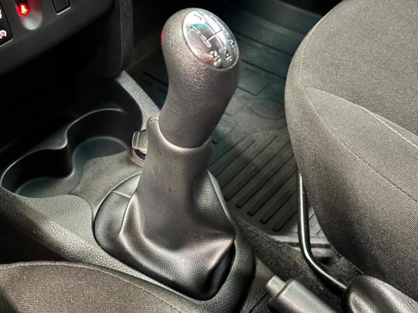 Renault Sandero II Рестайлинг с пробегом 2018 года, цена 955 000 рублей, 136040 км, хэтчбек, Автокод Объявления