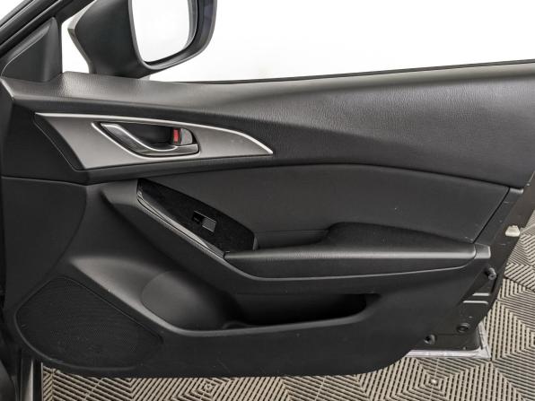 Mazda 3 III (BM) Рестайлинг с пробегом 2017 года, цена 1 500 000 рублей, 136614 км, хэтчбек, Автокод Объявления