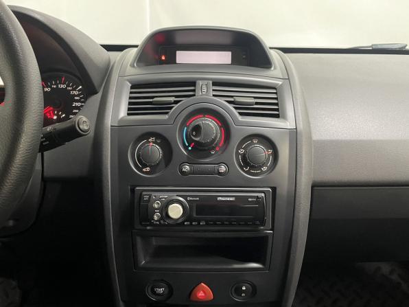 Renault Megane II Рестайлинг с пробегом 2006 года, цена 450 000 рублей, 229474 км, седан, Автокод Объявления