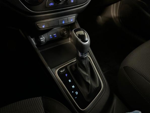 Hyundai Solaris II с пробегом 2018 года, цена 1 190 000 рублей, 159600 км, седан, Автокод Объявления