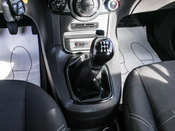 Ford Fiesta Mk6 Рестайлинг с пробегом 2016 года, цена 795 000 рублей, 71554 км, хэтчбек, Автокод Объявления