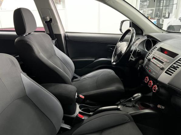 Mitsubishi Outlander II Рестайлинг с пробегом 2011 года, цена 965 000 рублей, 256000 км, внедорожник, Автокод Объявления