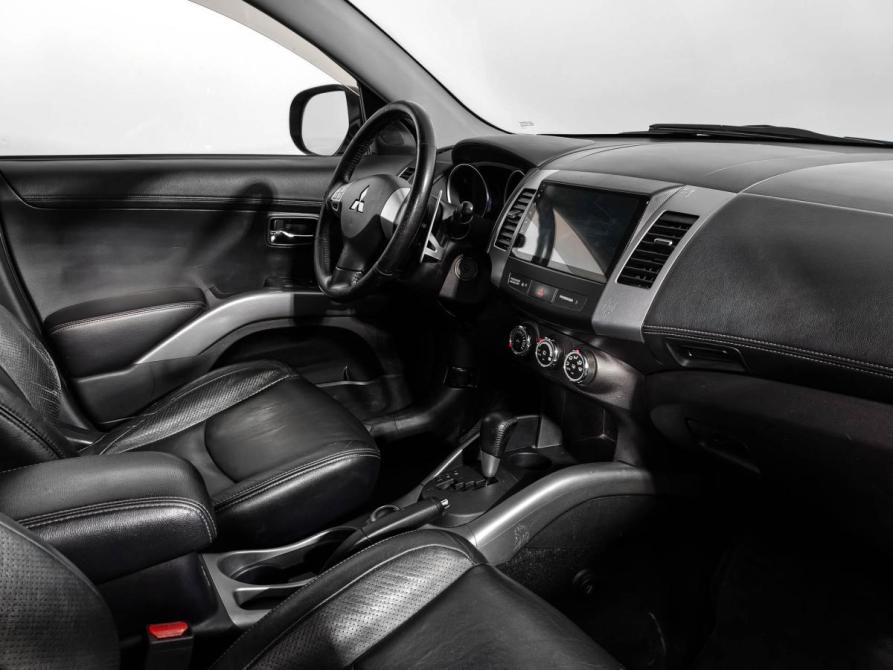 Mitsubishi Outlander II Рестайлинг Санкт-Петербург  - изображение 13