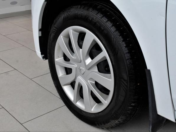 Renault Sandero II Рестайлинг с пробегом 2018 года, цена 1 019 000 рублей, 53377 км, хэтчбек, Автокод Объявления