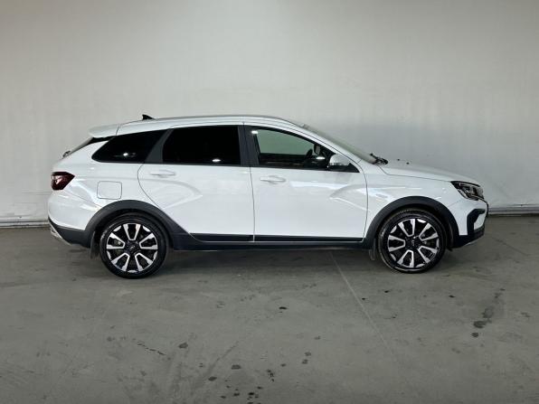 Lada (ВАЗ) Vesta I Рестайлинг (NG) с пробегом 2024 года, цена 1 533 000 рублей, 28888 км, универсал, Автокод Объявления